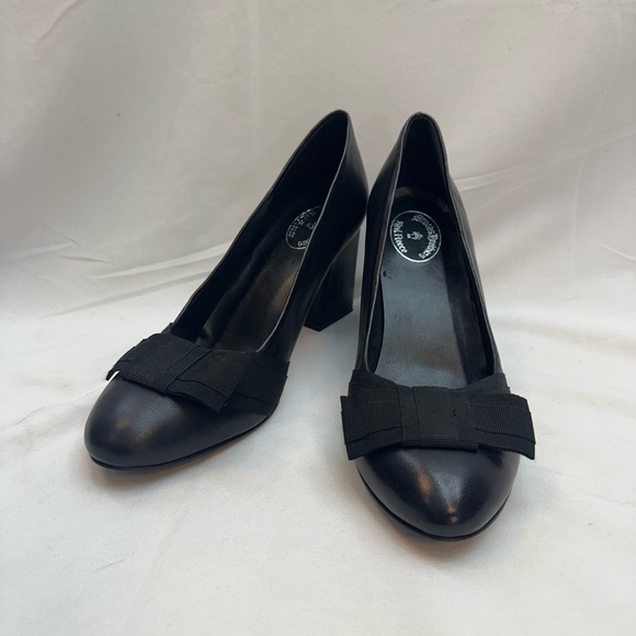 Brooks Brothers Shoes - Brooks Brothers Classic Black Leather Heels with Bow 7.5